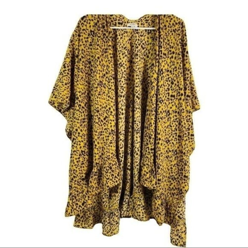 Umgee Women's Animal Print Small/Medium Ruffle Hem Kimono